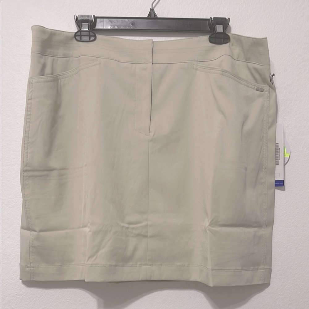 Tail Beige Skort Size 16 NWT